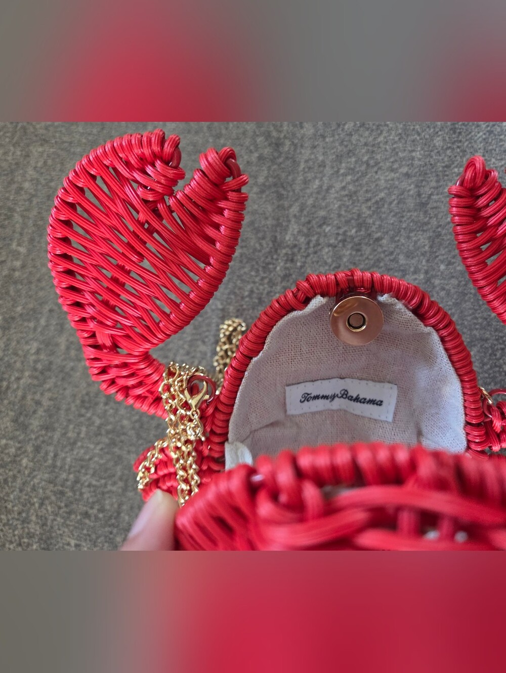 Tommy Bahama Tik Tok Famous Viral Red Wicker Crab Crossbody with Gold Chain NWT - Picture 4 of 11